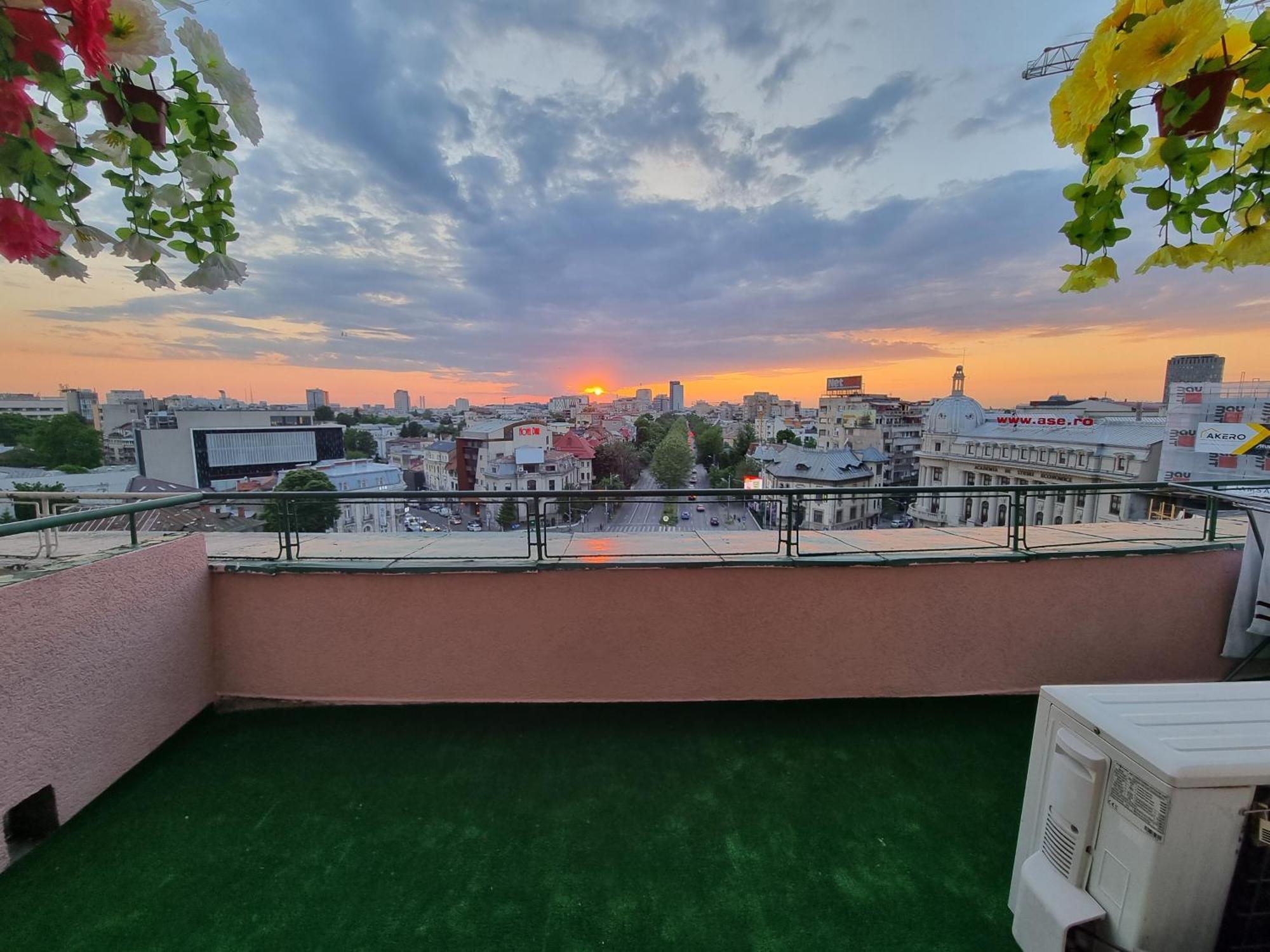 Golden Studio- Panoramic View With Terrace Bukareszt Zewnętrze zdjęcie